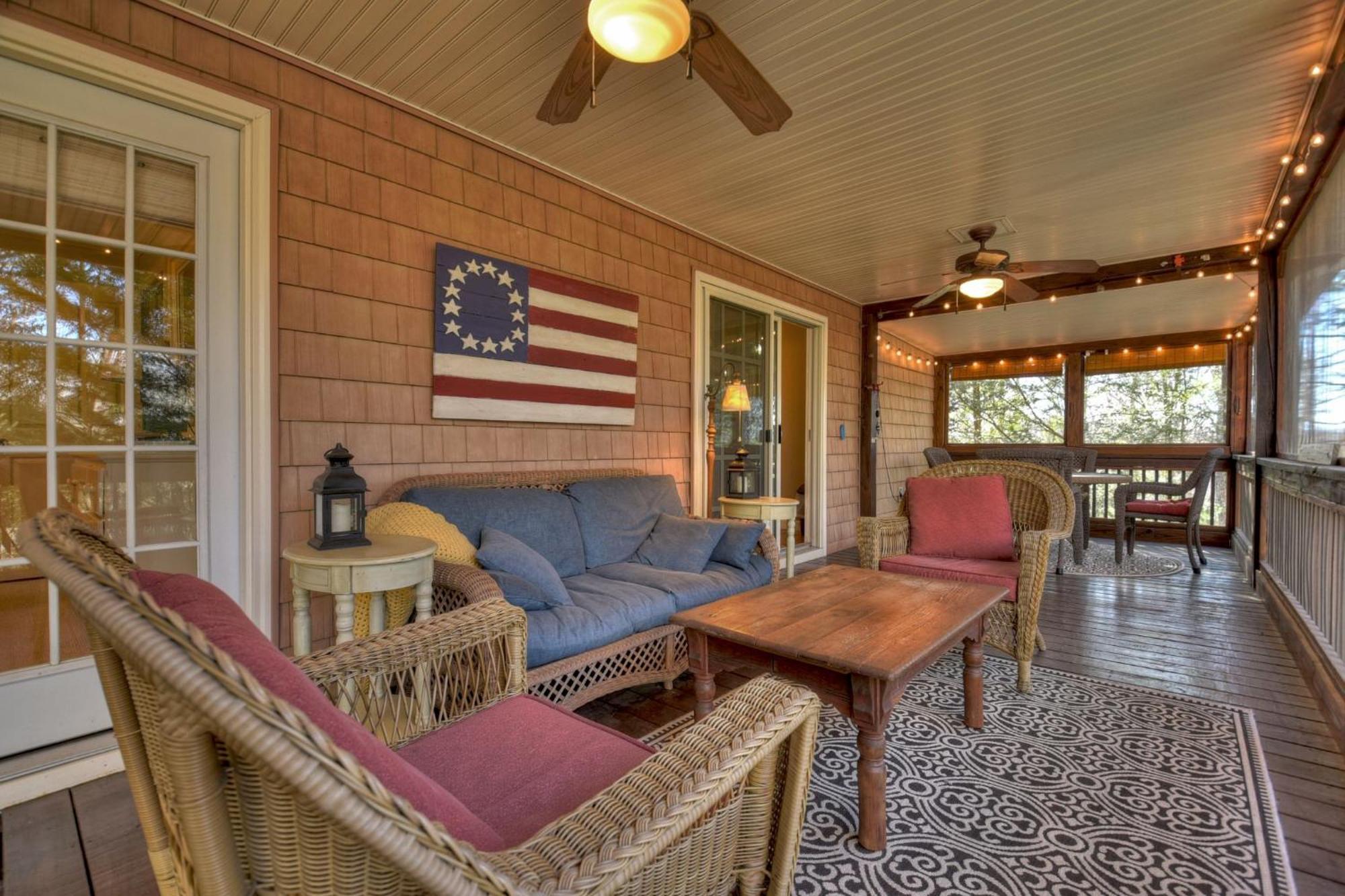 Southern Living Cottage Cozy Up By The Fire Relax On The Porch And Enjoy Peaceful Surroundings Blue Ridge Εξωτερικό φωτογραφία