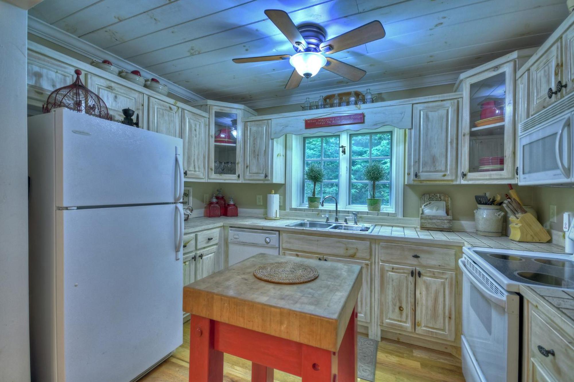 Southern Living Cottage Cozy Up By The Fire Relax On The Porch And Enjoy Peaceful Surroundings Blue Ridge Εξωτερικό φωτογραφία