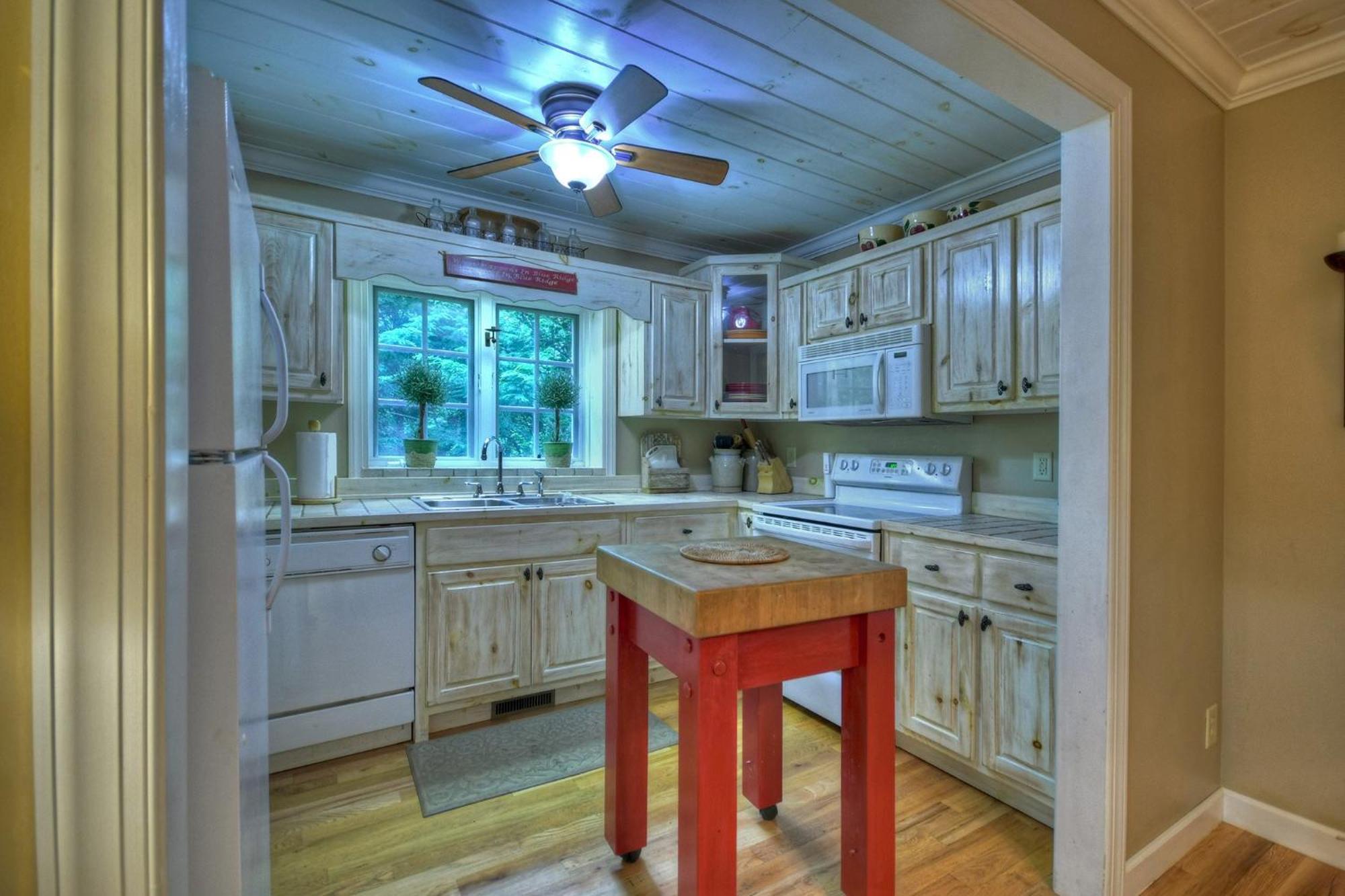 Southern Living Cottage Cozy Up By The Fire Relax On The Porch And Enjoy Peaceful Surroundings Blue Ridge Εξωτερικό φωτογραφία